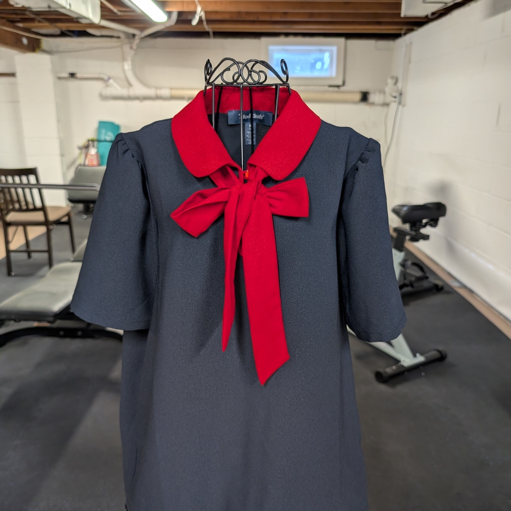 Modcloth Black Top with Red Accent - Picture 5 of 8